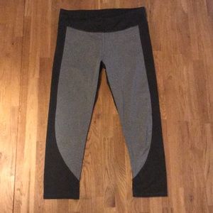 Fabletics Capri Legging